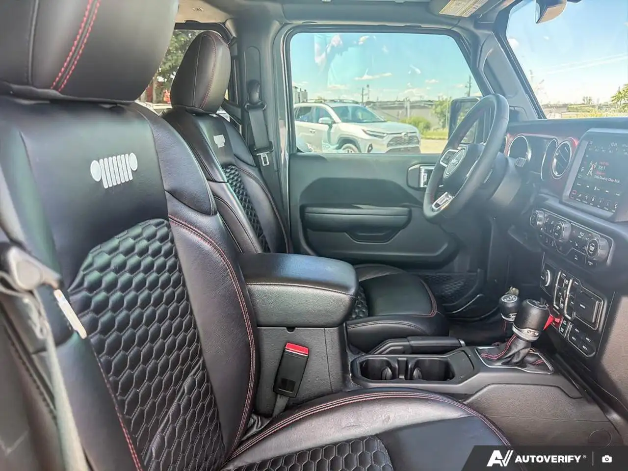 Jeep Wrangler photo Jeep Wrangler