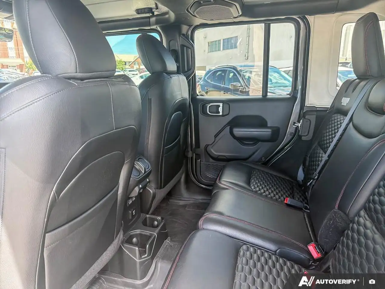 Jeep Wrangler photo Jeep Wrangler