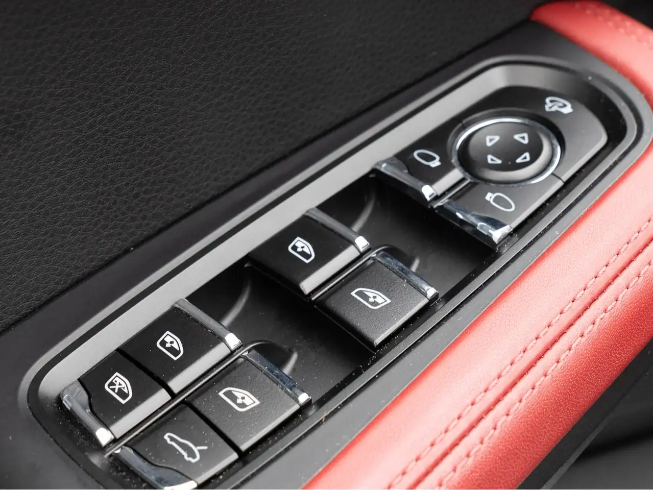 Porsche Macan снимка Porsche Macan
