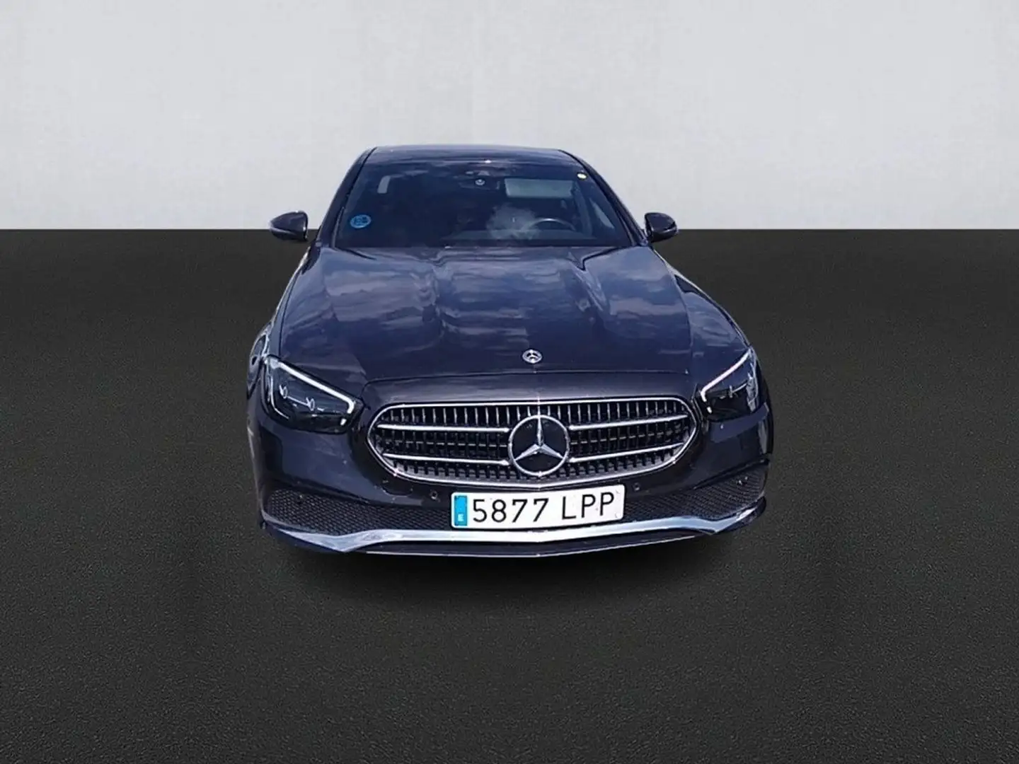 Mercedes-Benz E 300 4MATIC Gris - 2
