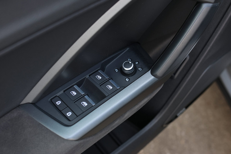 Audi RS Q3 RSQ3 Sportback TFSI *Keramisch*Pano*360 Camera*Son — photo 36