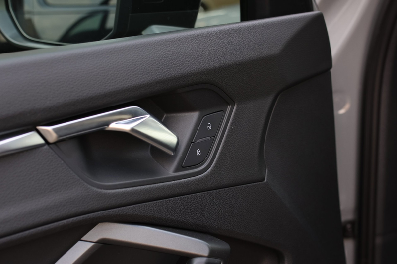 Audi RS Q3 RSQ3 Sportback TFSI *Keramisch*Pano*360 Camera*Son — photo 34