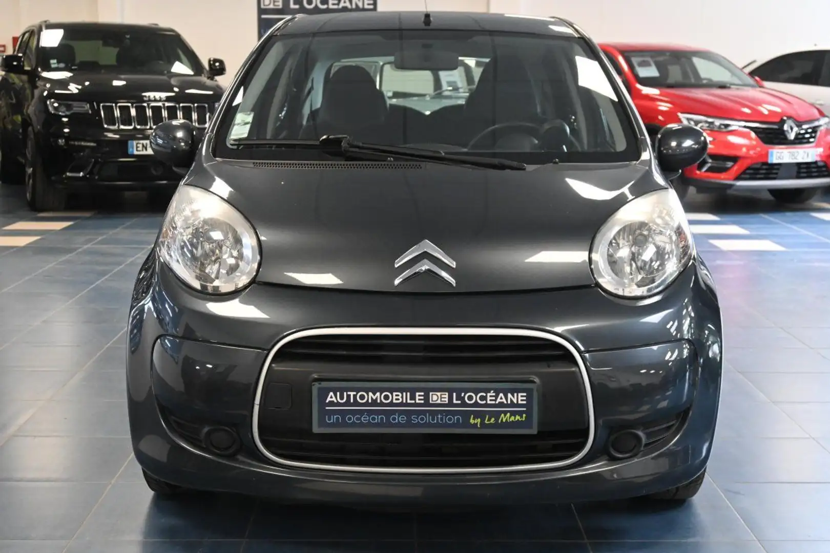 Citroen C1 1.0i Exclusive SensoDrive A Gris - 2