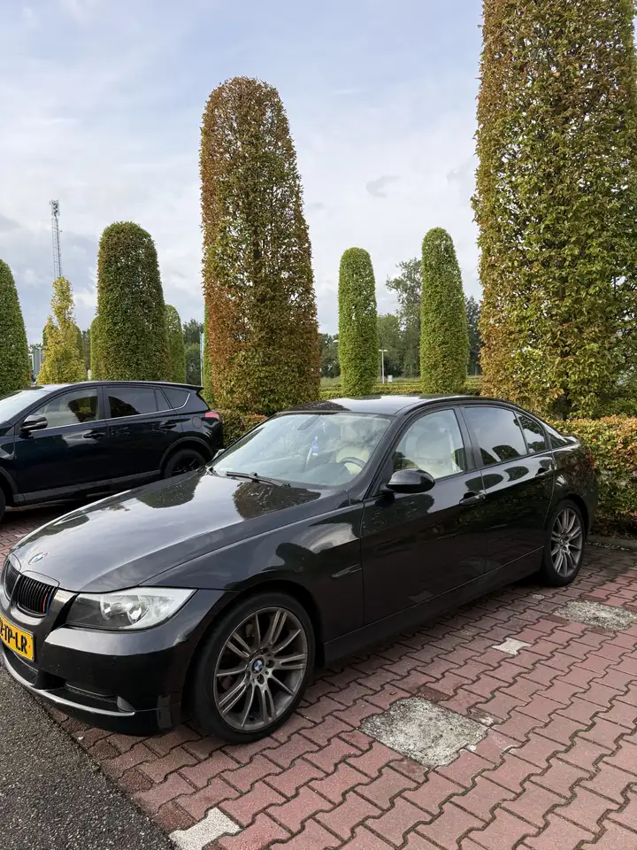 BMW 330