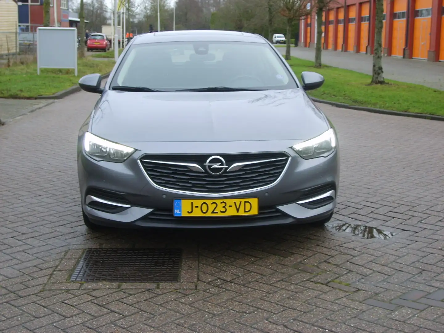 Opel Insignia Grand Sport 1.5 Turbo Business Executive Grijs - 2