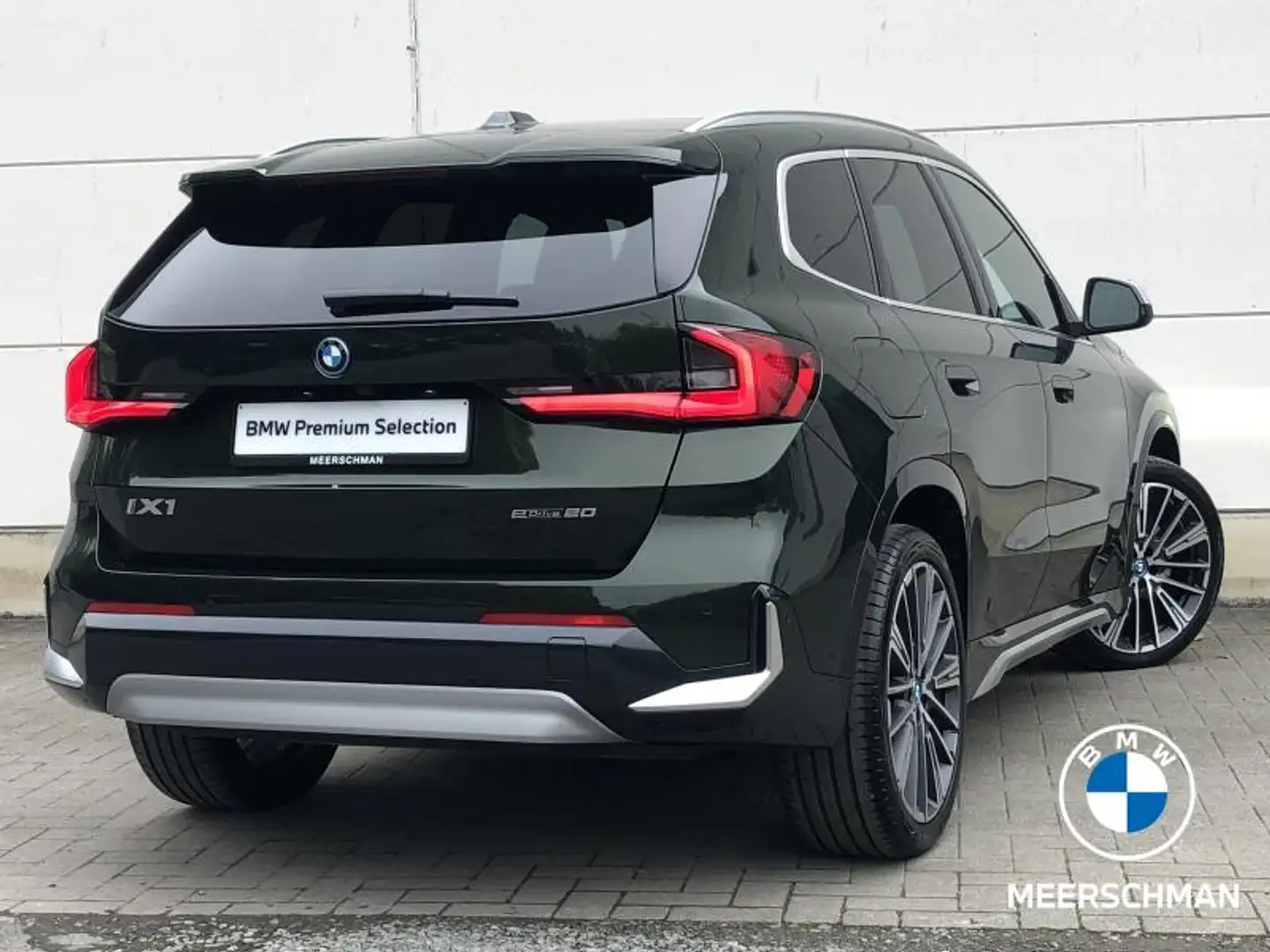 BMW iX1 xLine pano el seat comf  cam Vert - 2
