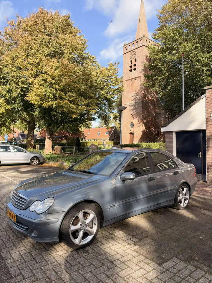Mercedes-Benz C 180