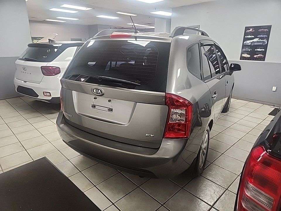 2010 Kia Rondo