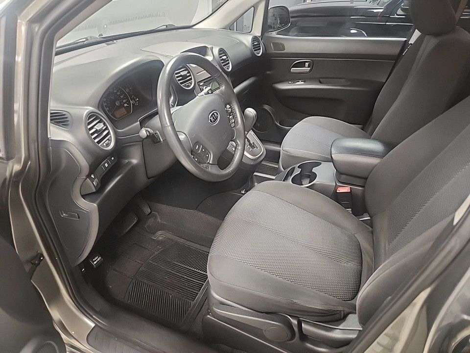 2010 Kia Rondo