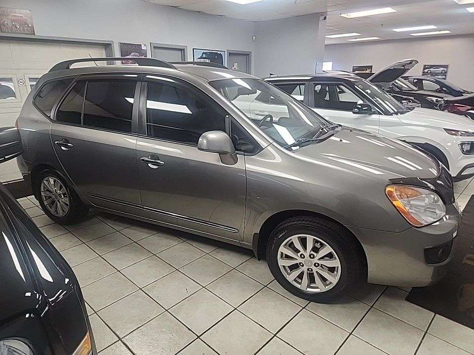 2010 Kia Rondo