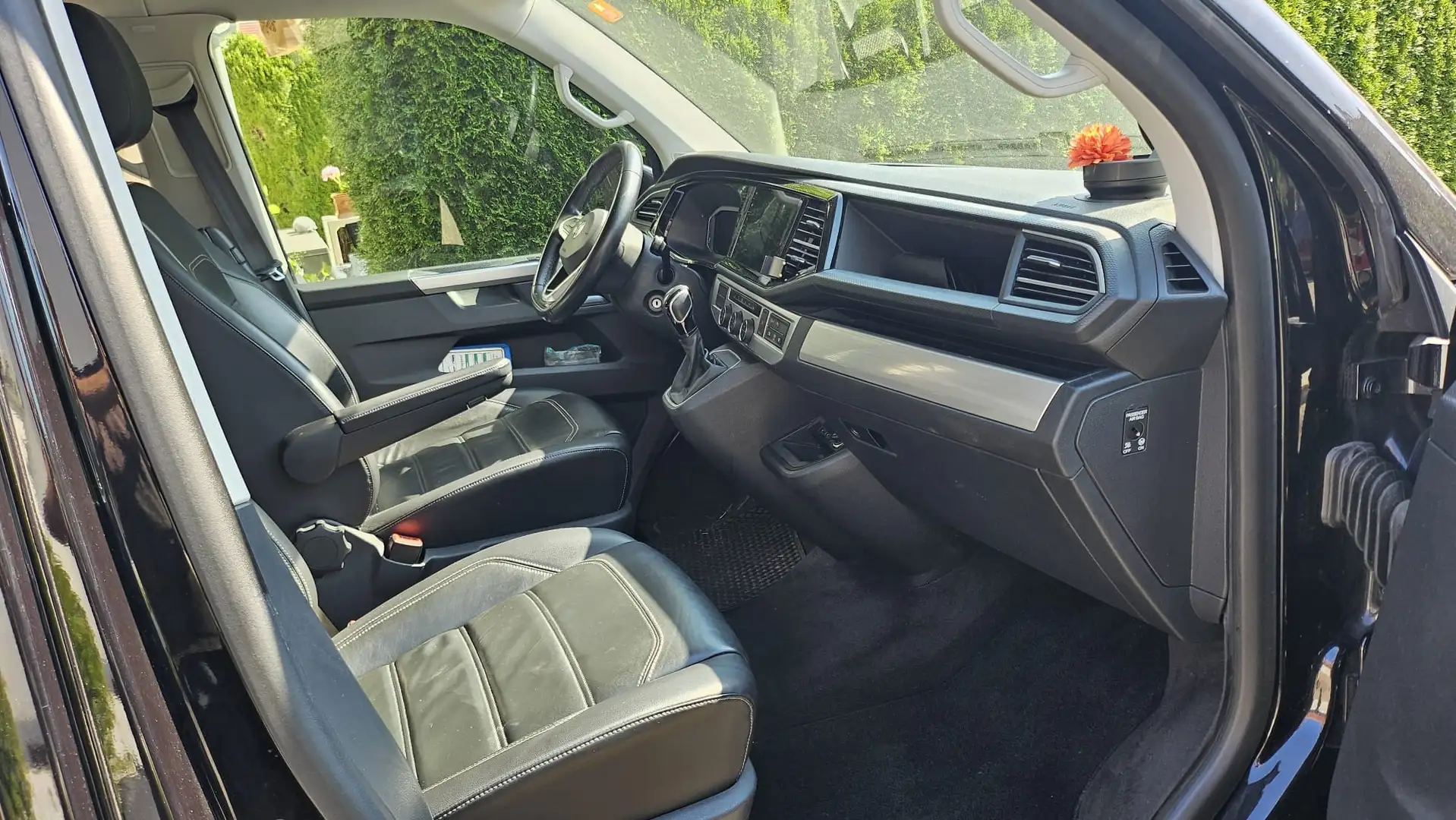 Volkswagen T6 Multivan Multivan DSG Kurz Highline Zwart - 2