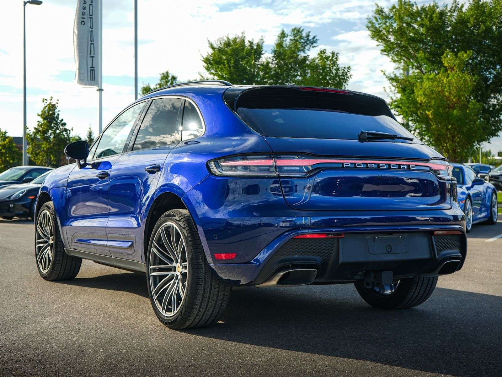 2026 Porsche Macan AWD — photo 1