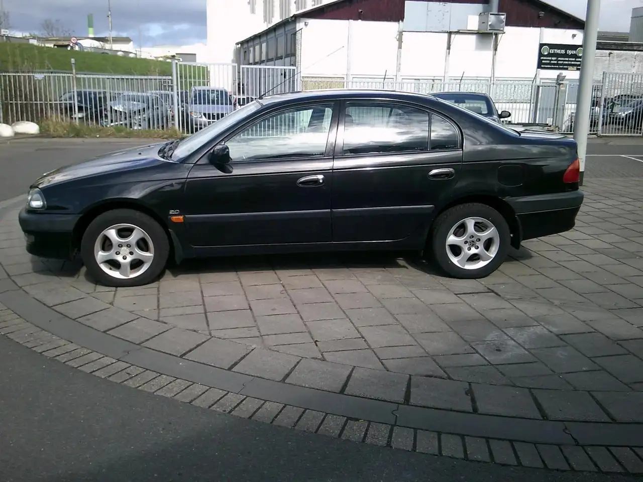 Toyota AVENSIS; 2.0 SEDAN AUTOMAAT, foto 2