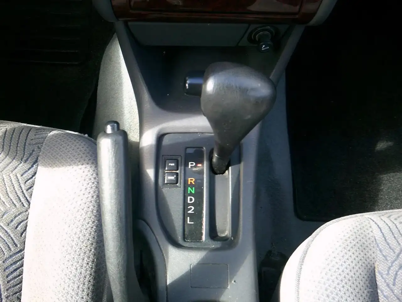 Toyota AVENSIS; 2.0 SEDAN AUTOMAAT, foto 5
