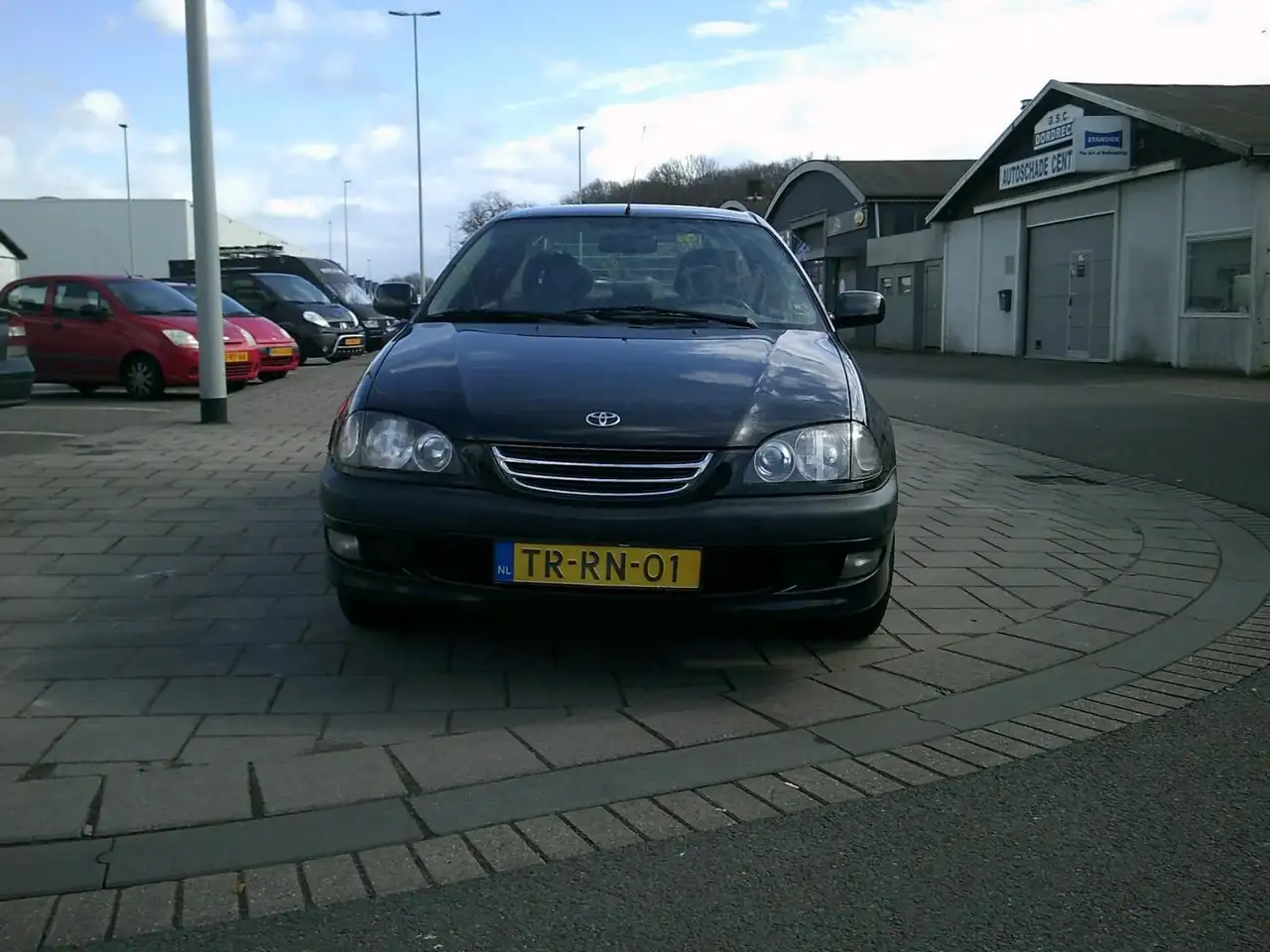 Toyota AVENSIS; 2.0 SEDAN AUTOMAAT, foto 1