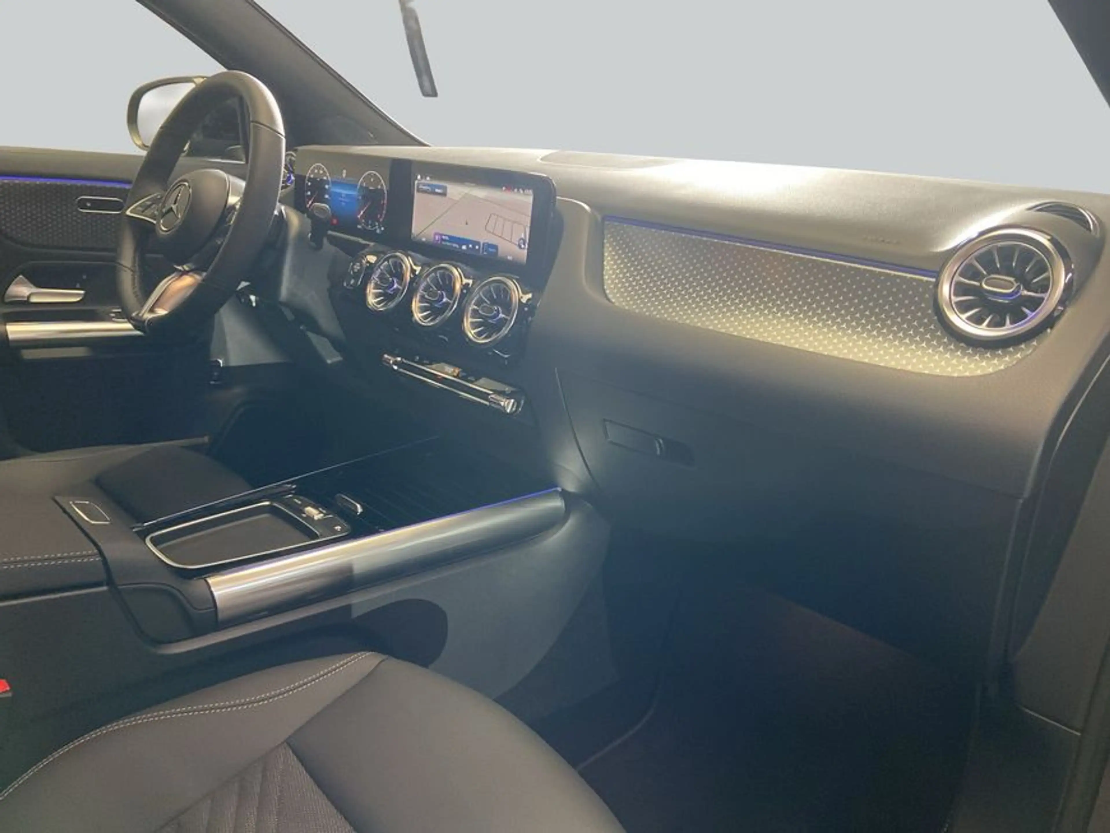 Mercedes-Benz GLA 200 GLA — photo 12