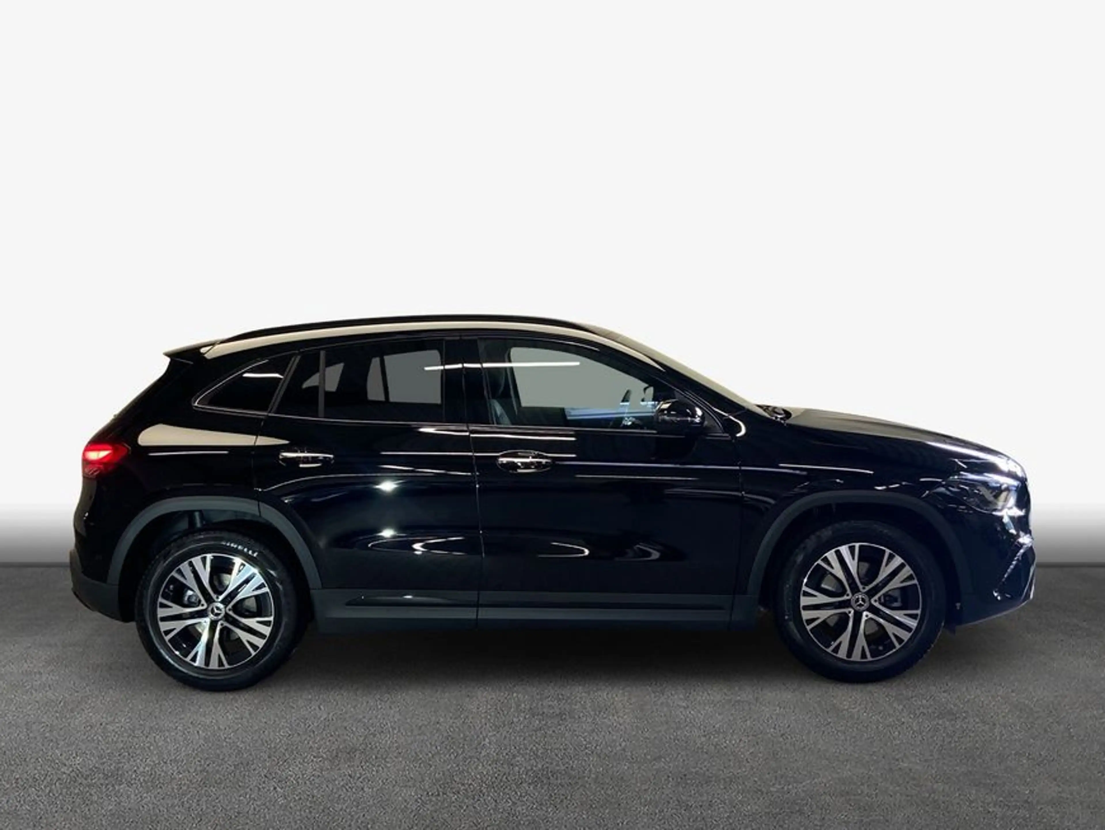 Mercedes-Benz GLA 200 GLA — photo 4