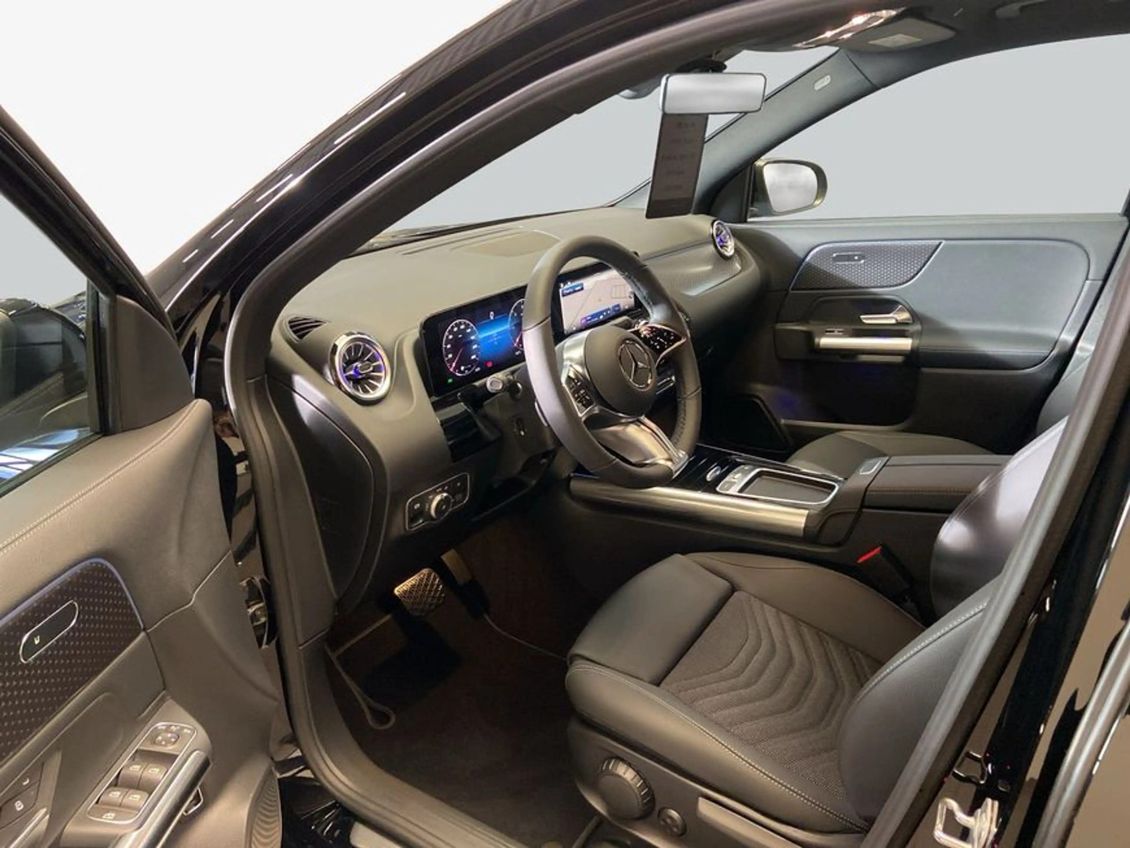 Mercedes-Benz GLA 200 GLA — photo 9