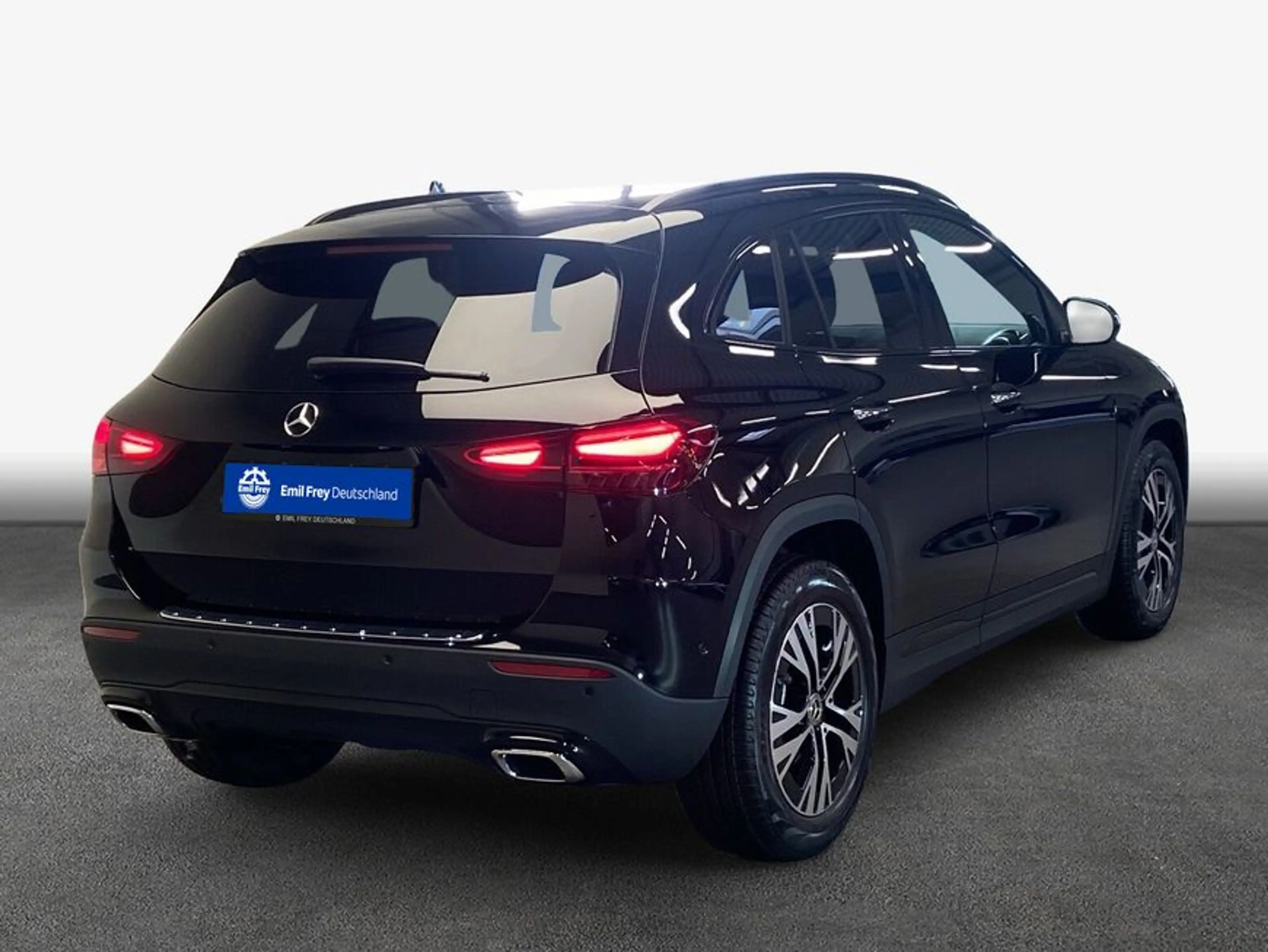 Mercedes-Benz GLA 200 GLA — photo 2