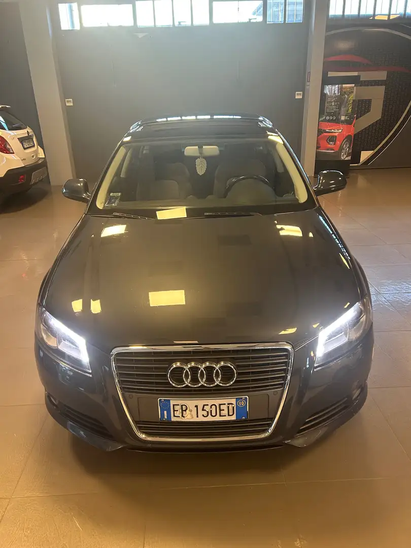 Audi A3 A3 II 2010 Sportback 2.0 tdi Ambition s-tronic Gri - 1