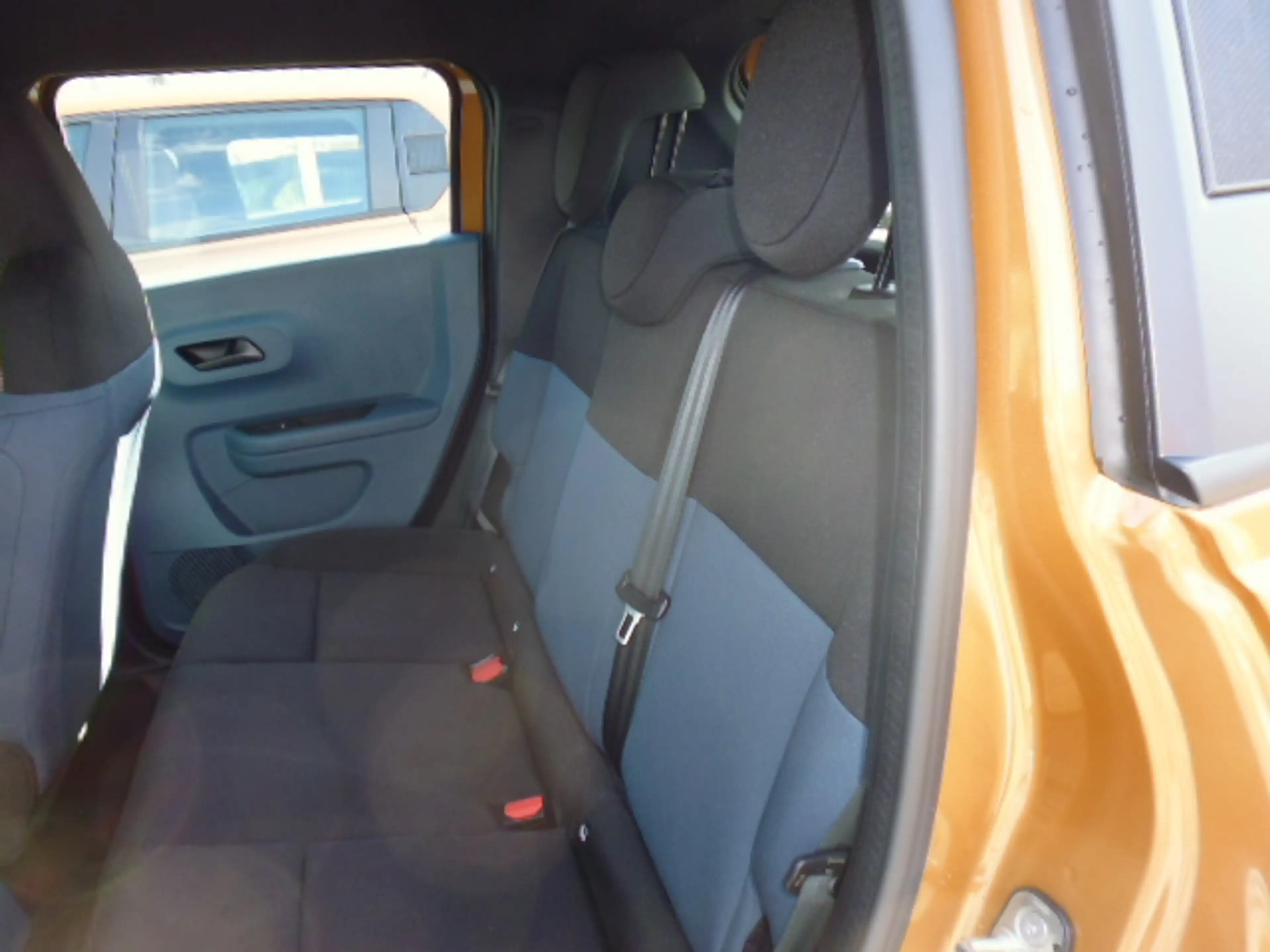 Fiat Grande Panda 1.2 Hybrid 74 kW100PS Icon Alufelgen 16" — photo 9
