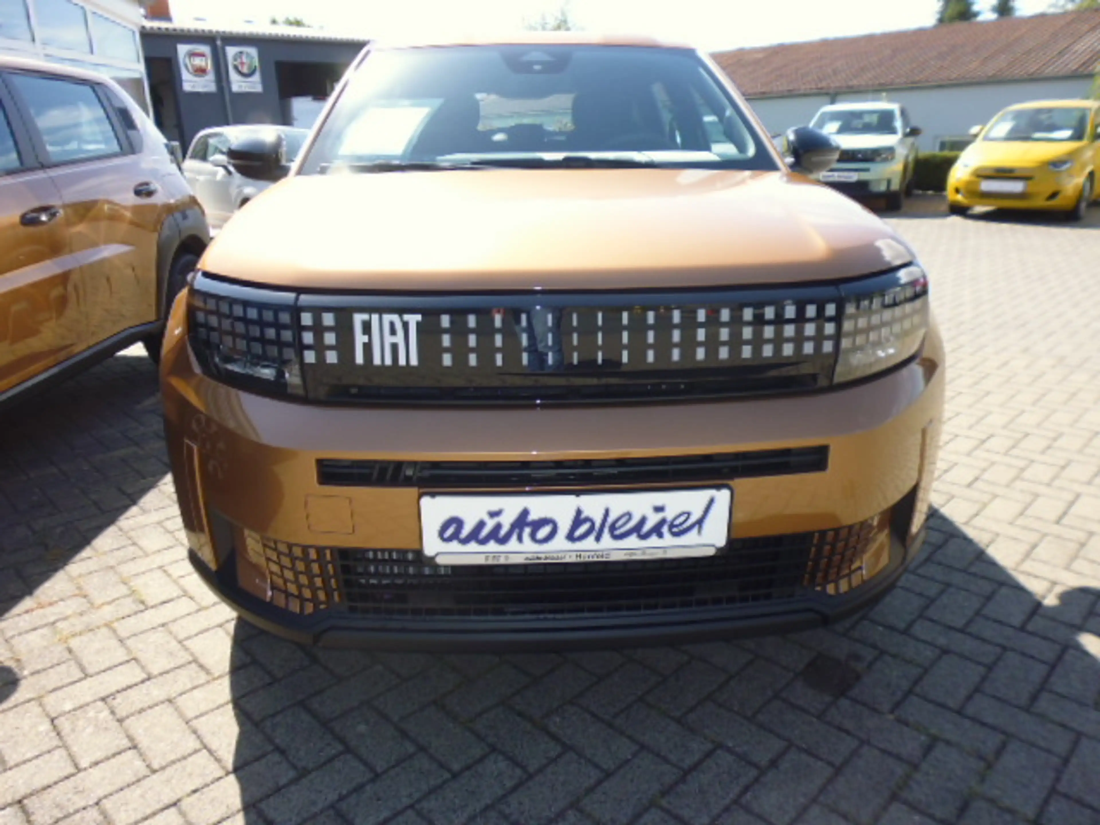 Fiat Grande Panda 1.2 Hybrid 74 kW100PS Icon Alufelgen 16" — photo 3