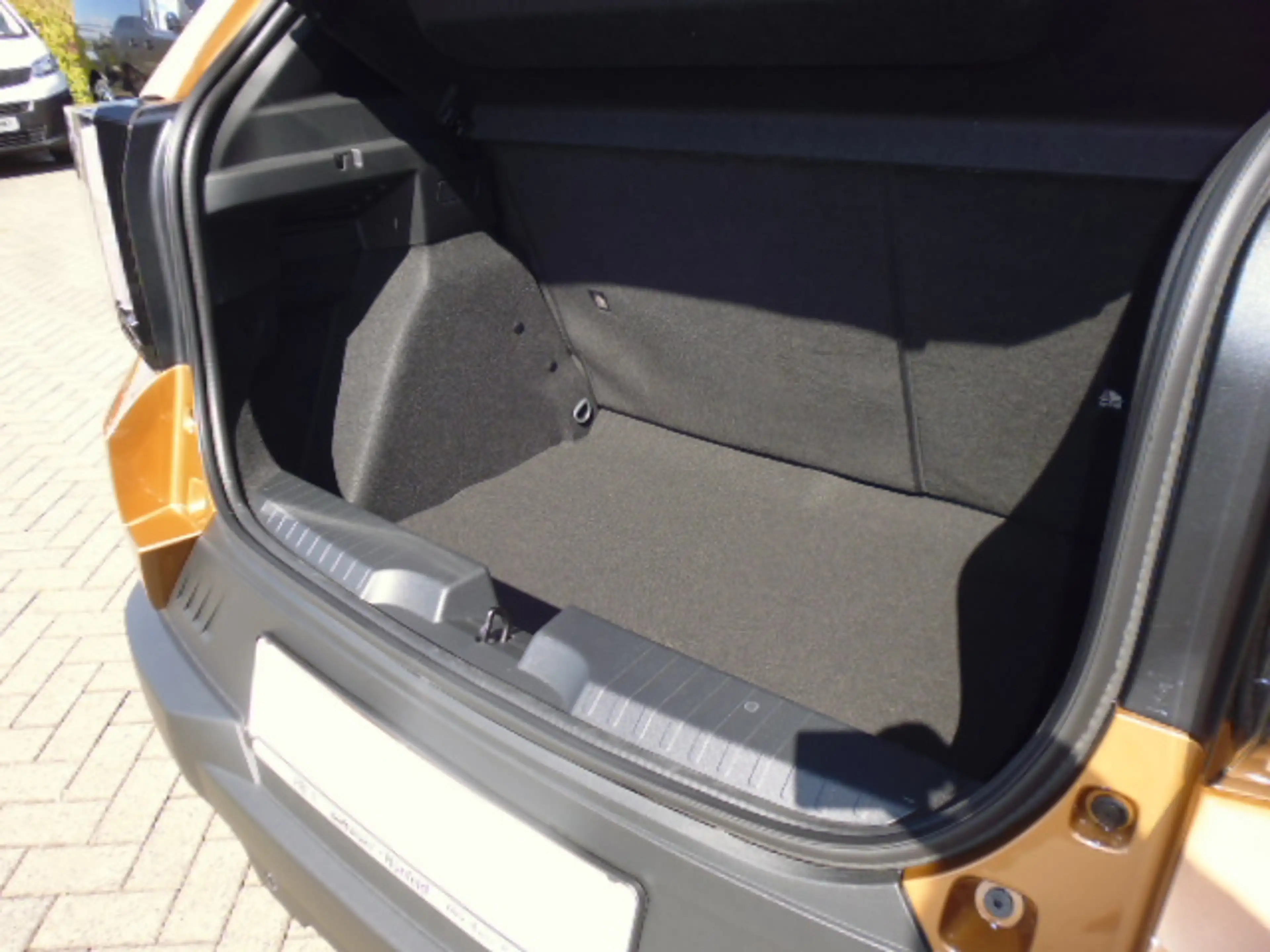Fiat Grande Panda 1.2 Hybrid 74 kW100PS Icon Alufelgen 16" — photo 7