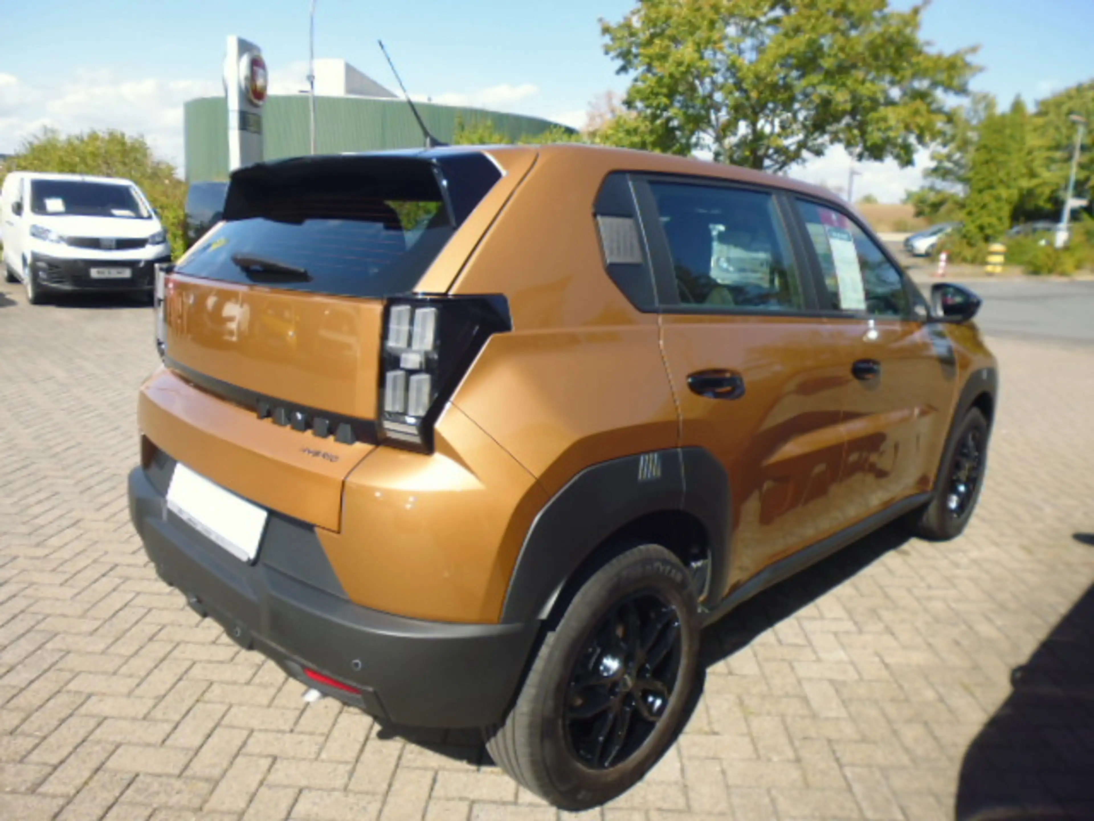 Fiat Grande Panda 1.2 Hybrid 74 kW100PS Icon Alufelgen 16" — photo 6