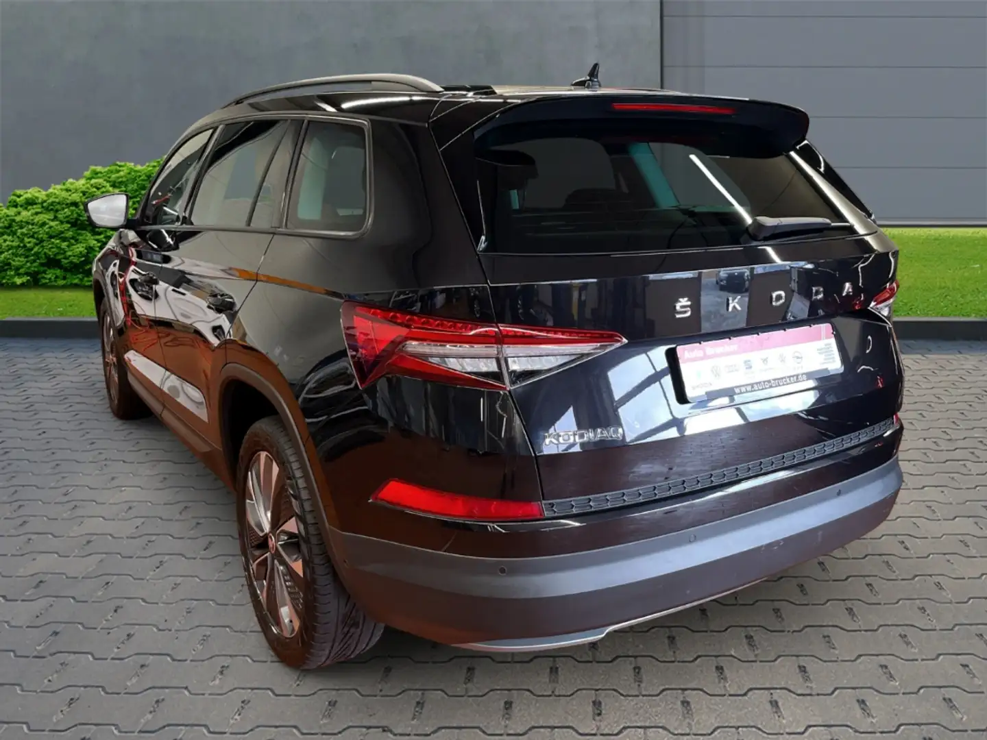 Skoda Kodiaq Tour 2.0 TDI+Anhängerkupplung+Navi+Alufelgen+LED Schwarz - 2