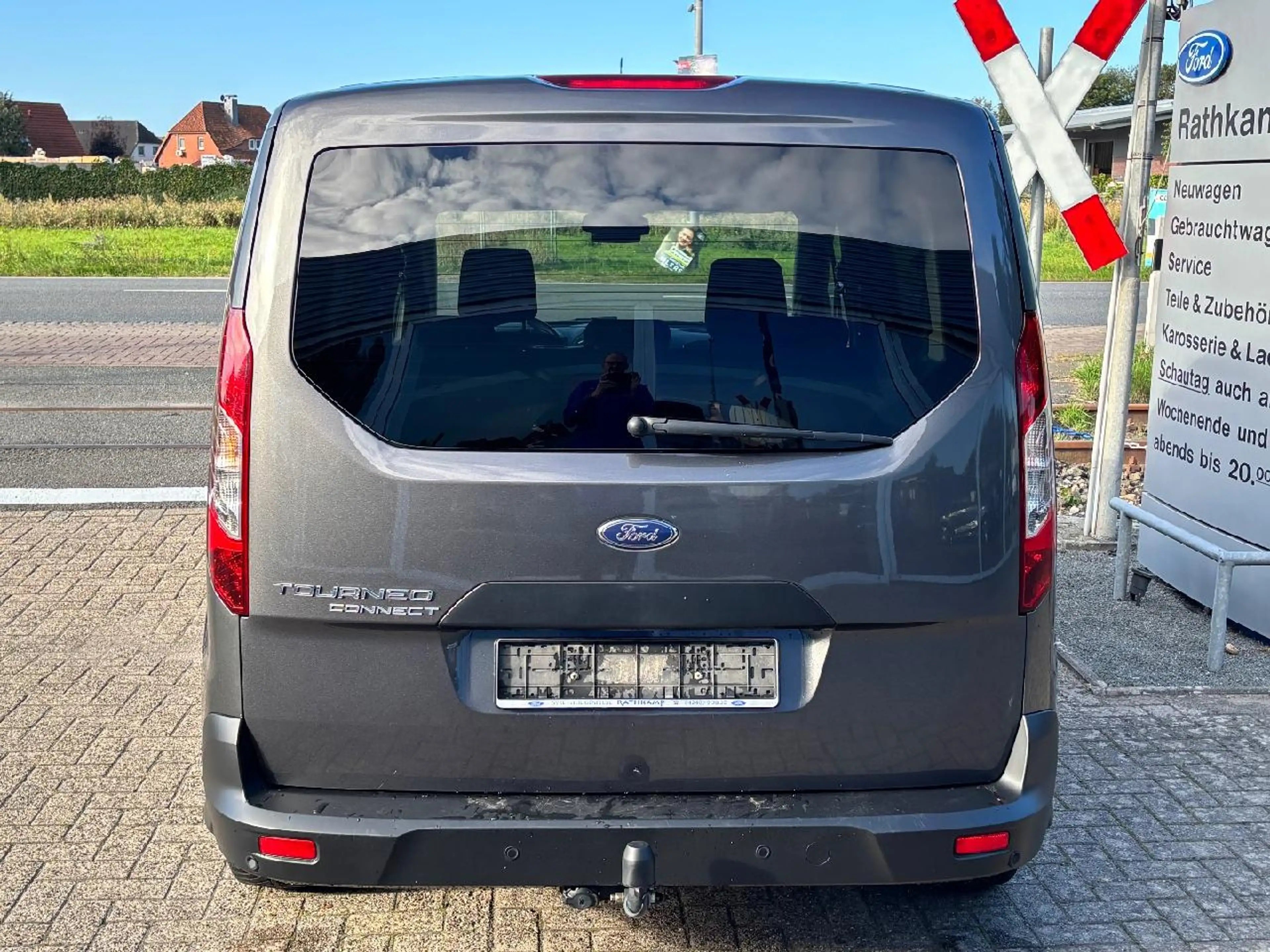 Ford Tourneo Connect Trend — photo 4