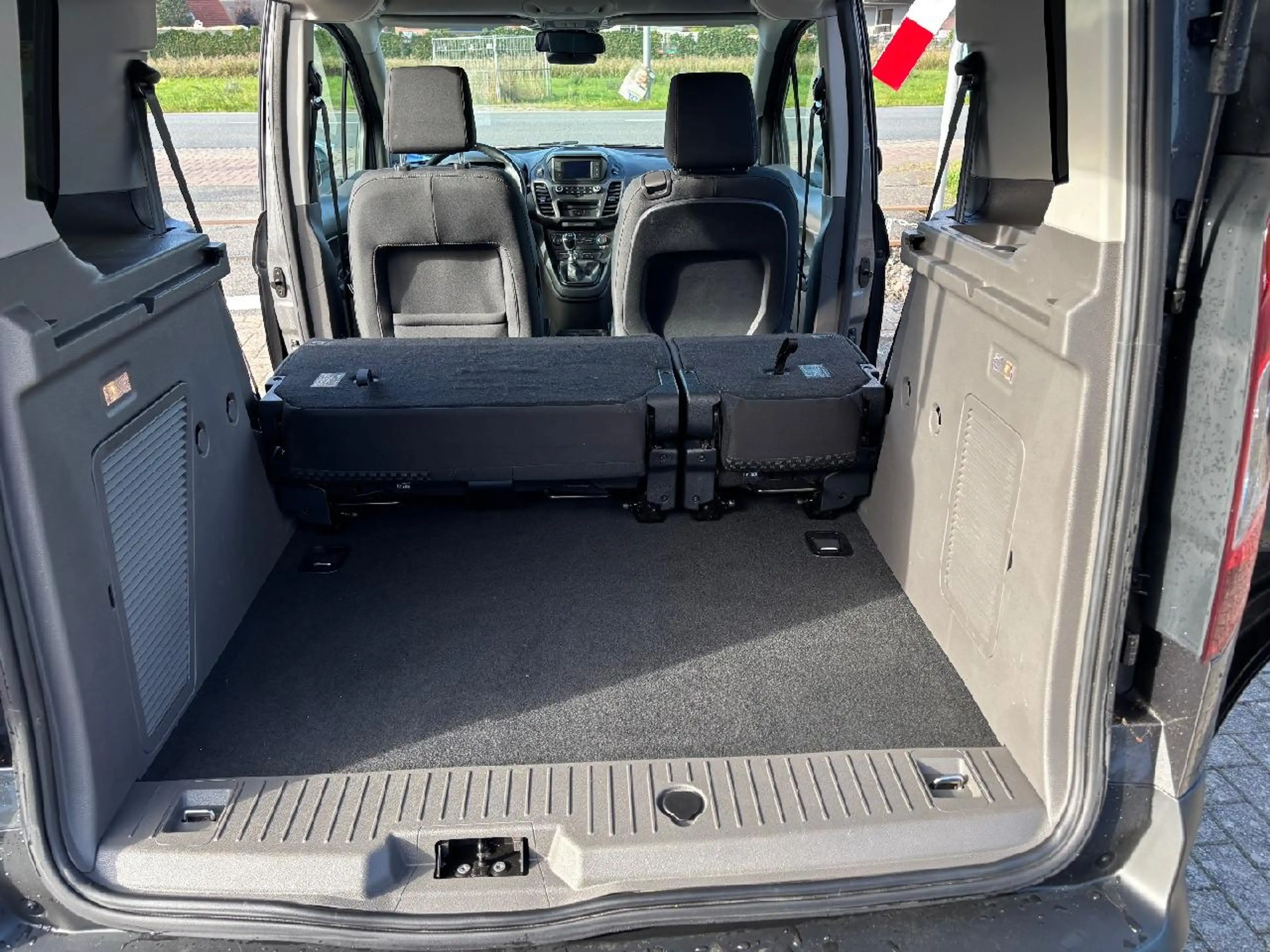 Ford Tourneo Connect Trend — photo 7
