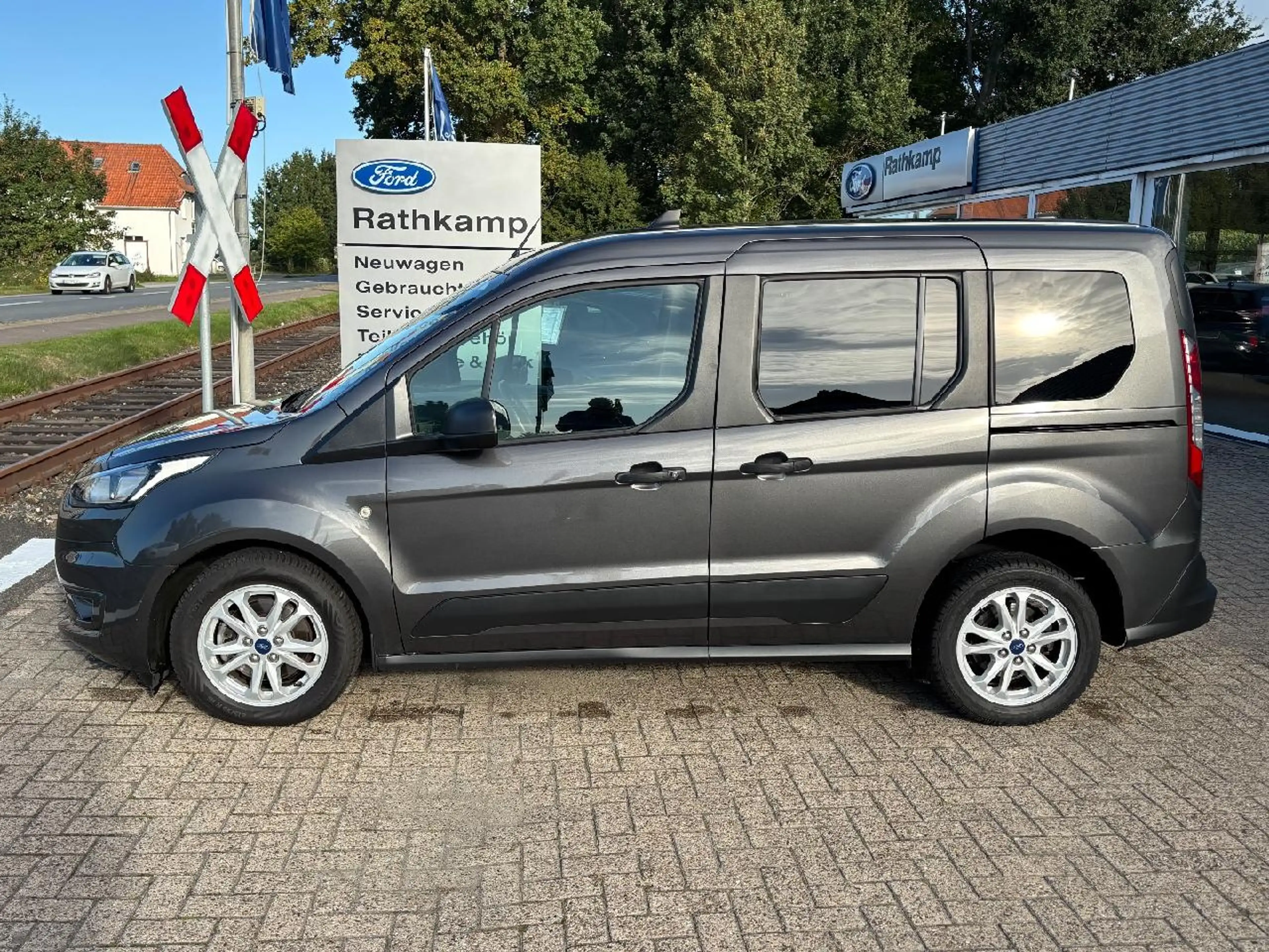 Ford Tourneo Connect Trend — photo 3