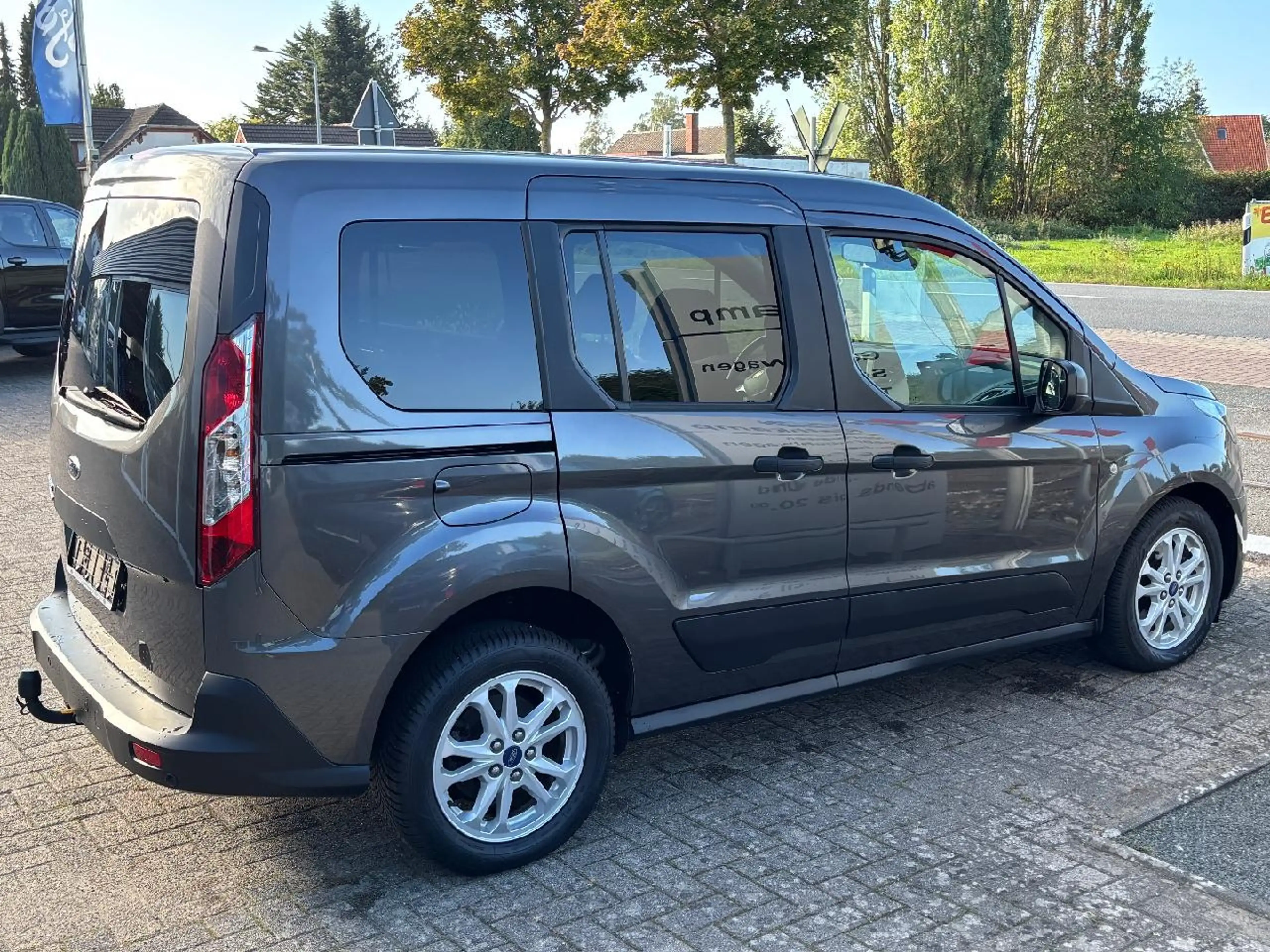 Ford Tourneo Connect Trend — photo 5