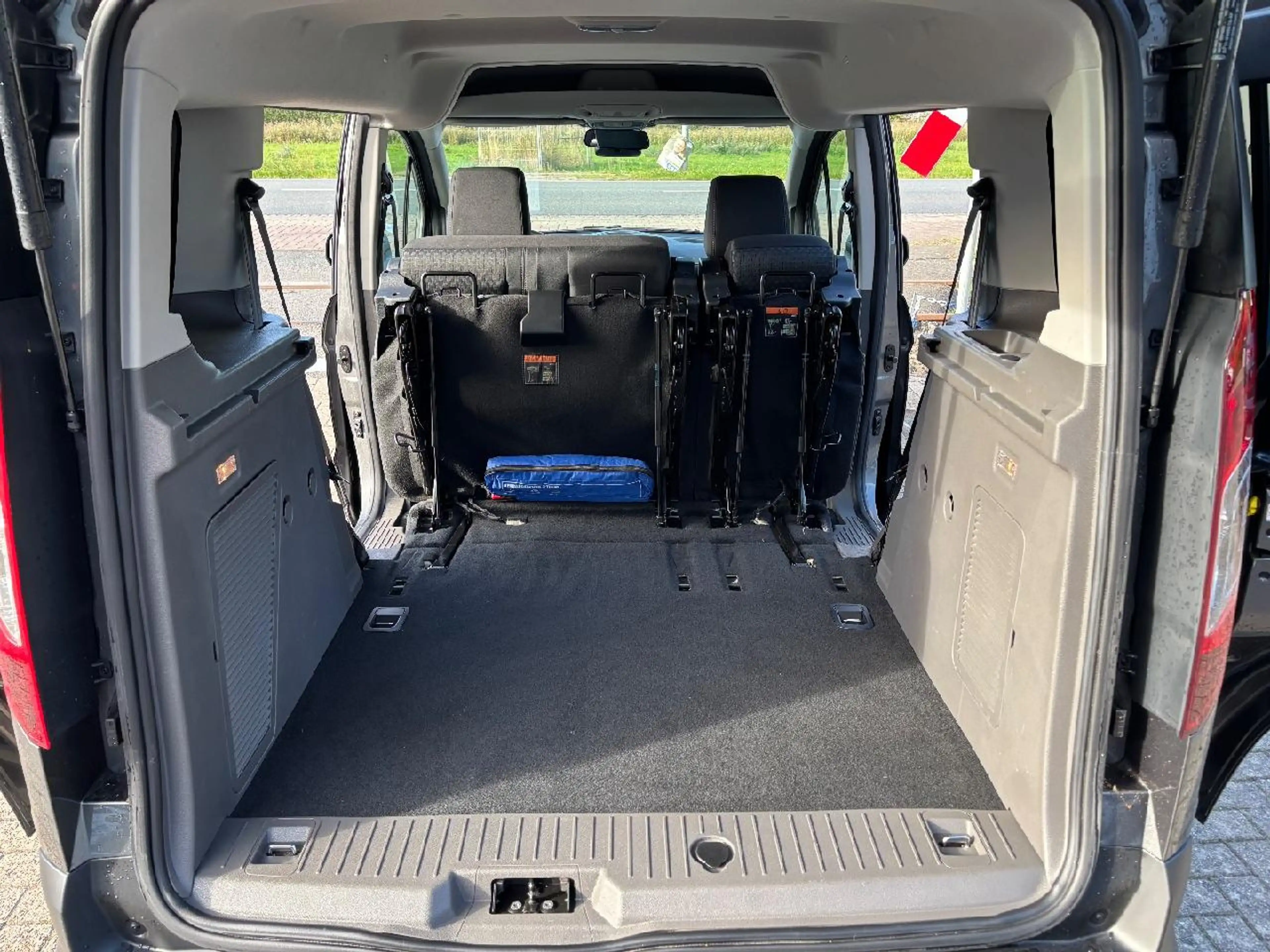 Ford Tourneo Connect Trend — photo 8