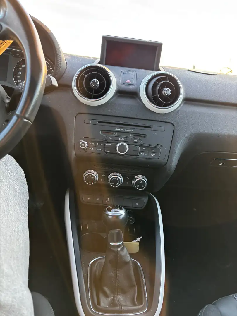 Audi A1 A1 1.4 TFSI S line Sportpaket Weiß - 2