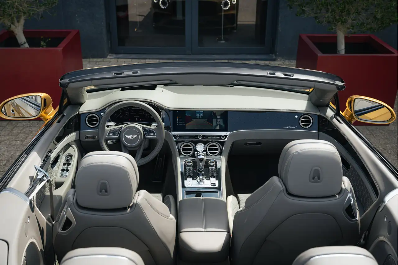 Bentley Continental GTC 2023