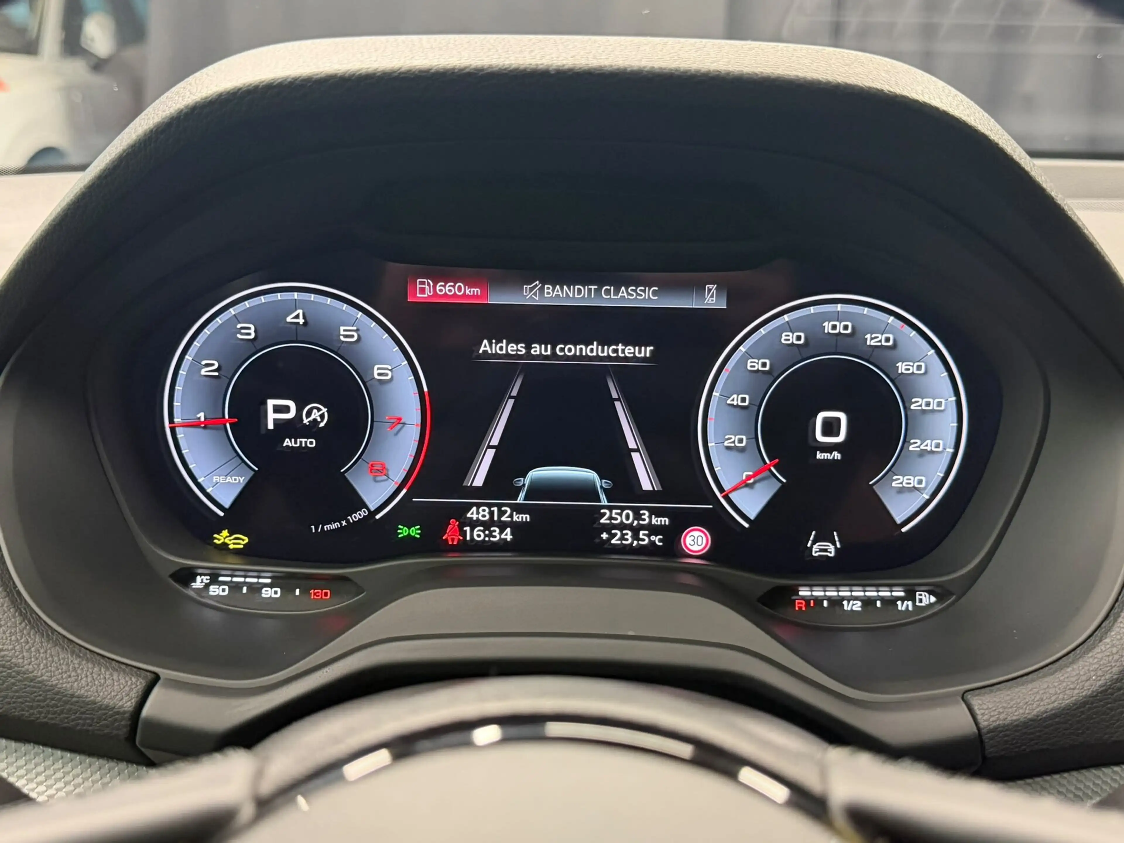 Audi Q2 35 TFSI 150cv S-line S-tronic — photo 9