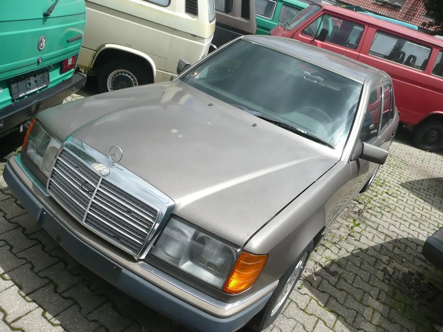 Mercedes-Benz E 300 300 D W 124 * Deutsches Fahrzeug aus 1.Hand * Bruin - 2