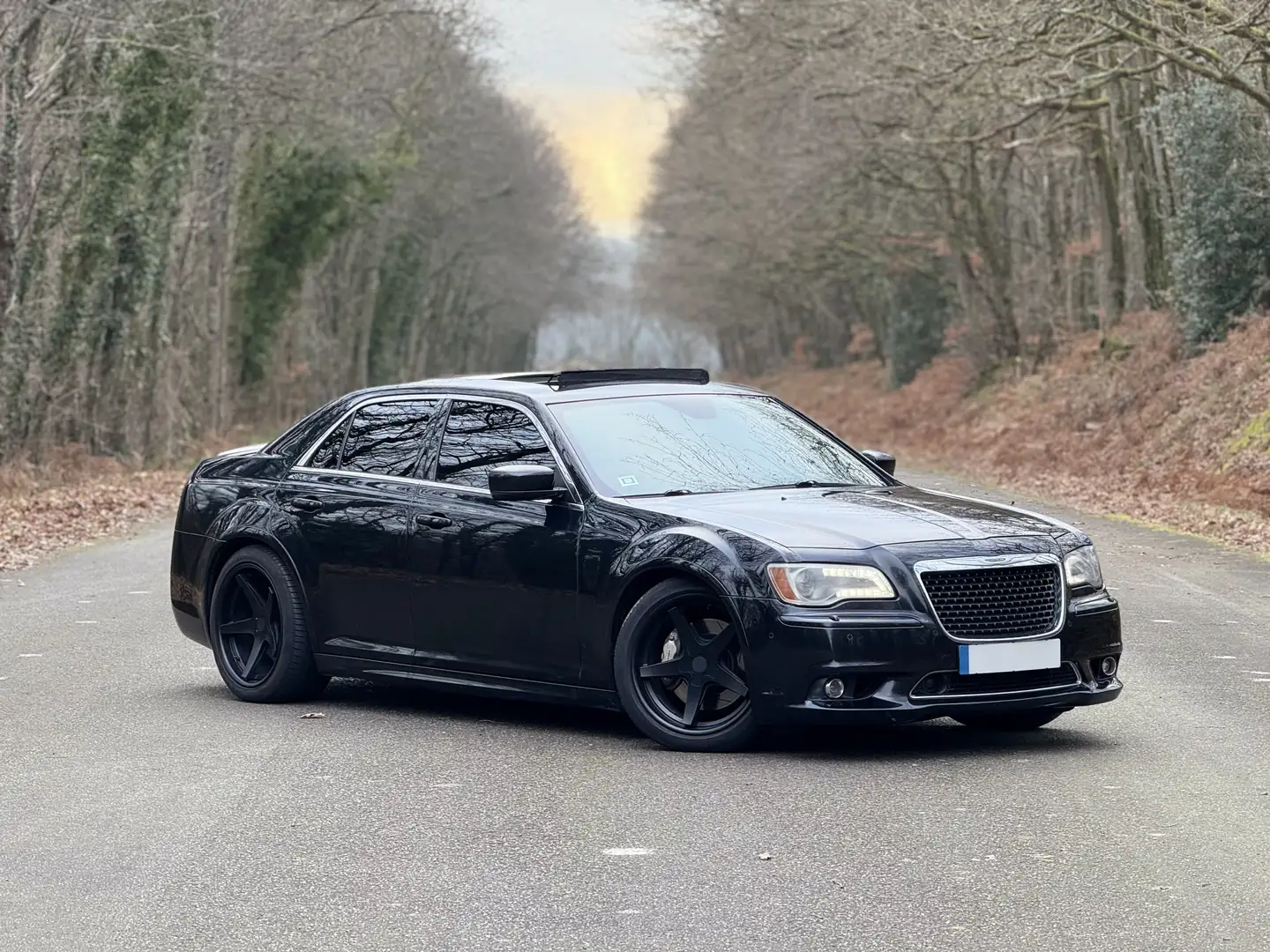 Chrysler 300 SRT 6.4 HEMI 392 - 2