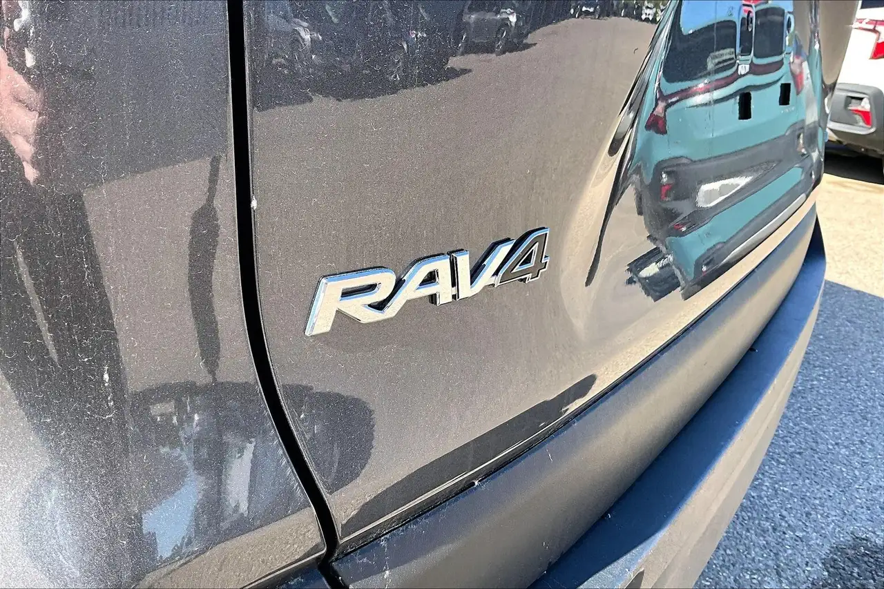 Toyota RAV 4 снимка Toyota RAV 4