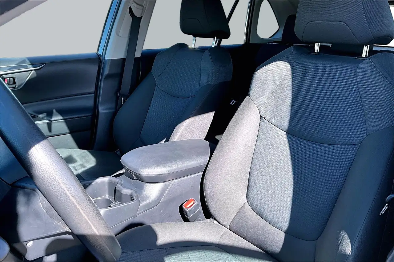 Toyota RAV 4 снимка Toyota RAV 4