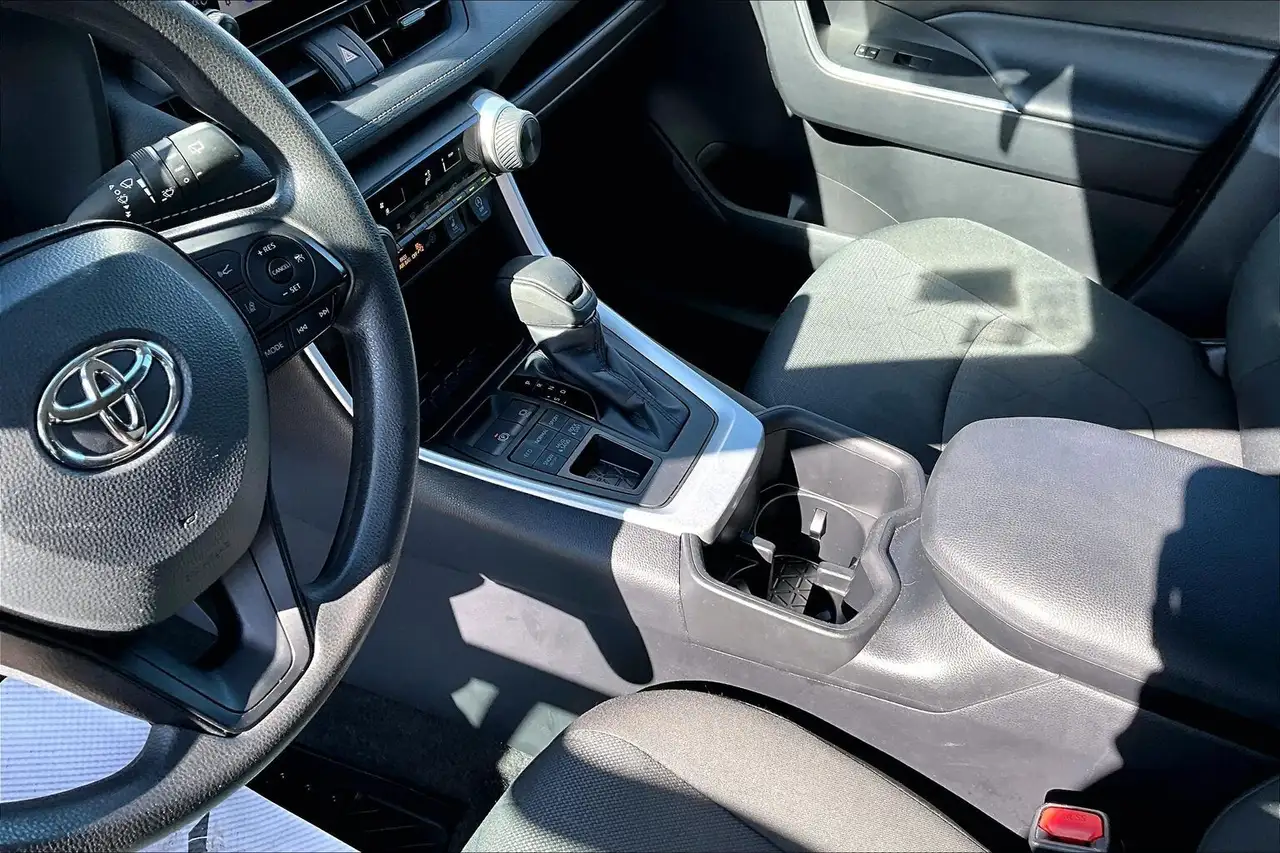 Toyota RAV 4 снимка Toyota RAV 4