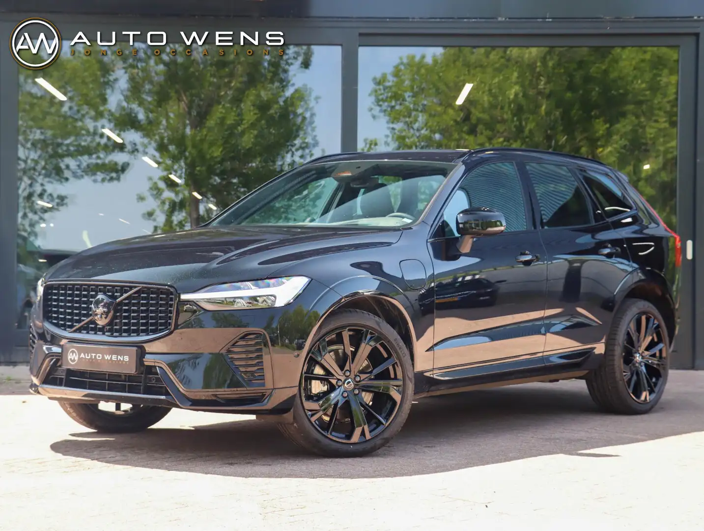 Volvo XC60 T6 AWD Plus Black Edition Long Range | Bowers&Wilk Zwart - 1