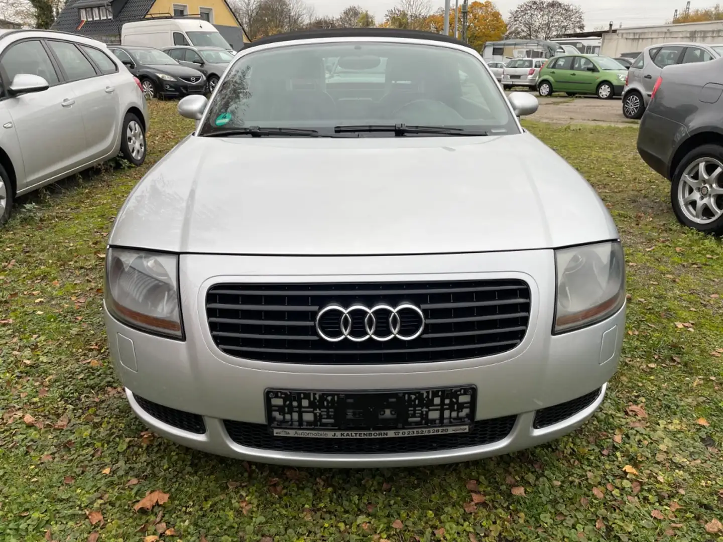Audi TT Coupe/Roadster 1.8 T Cabrio Automatik TOP Silber - 2