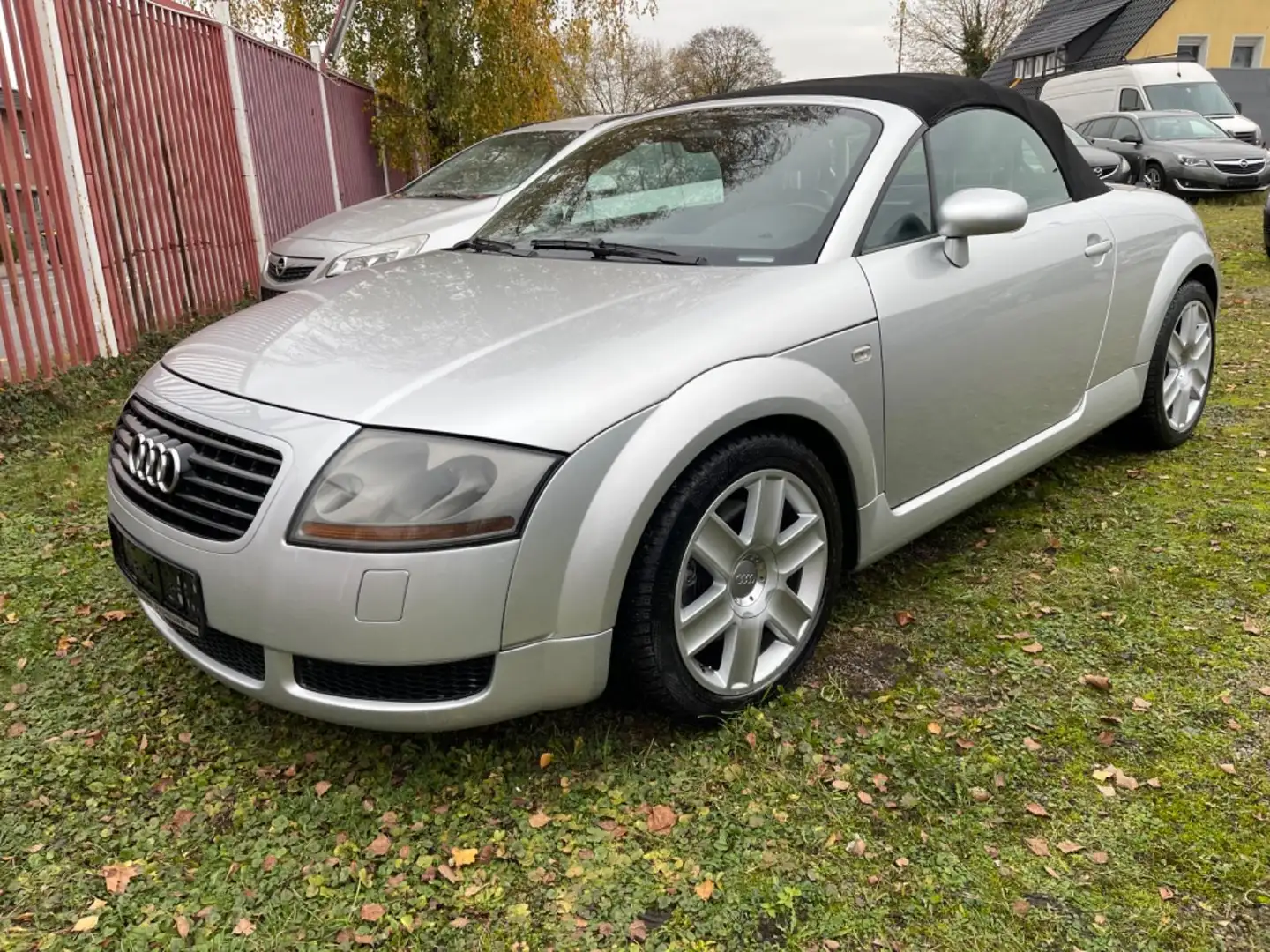 Audi TT Coupe/Roadster 1.8 T Cabrio Automatik TOP Silber - 1