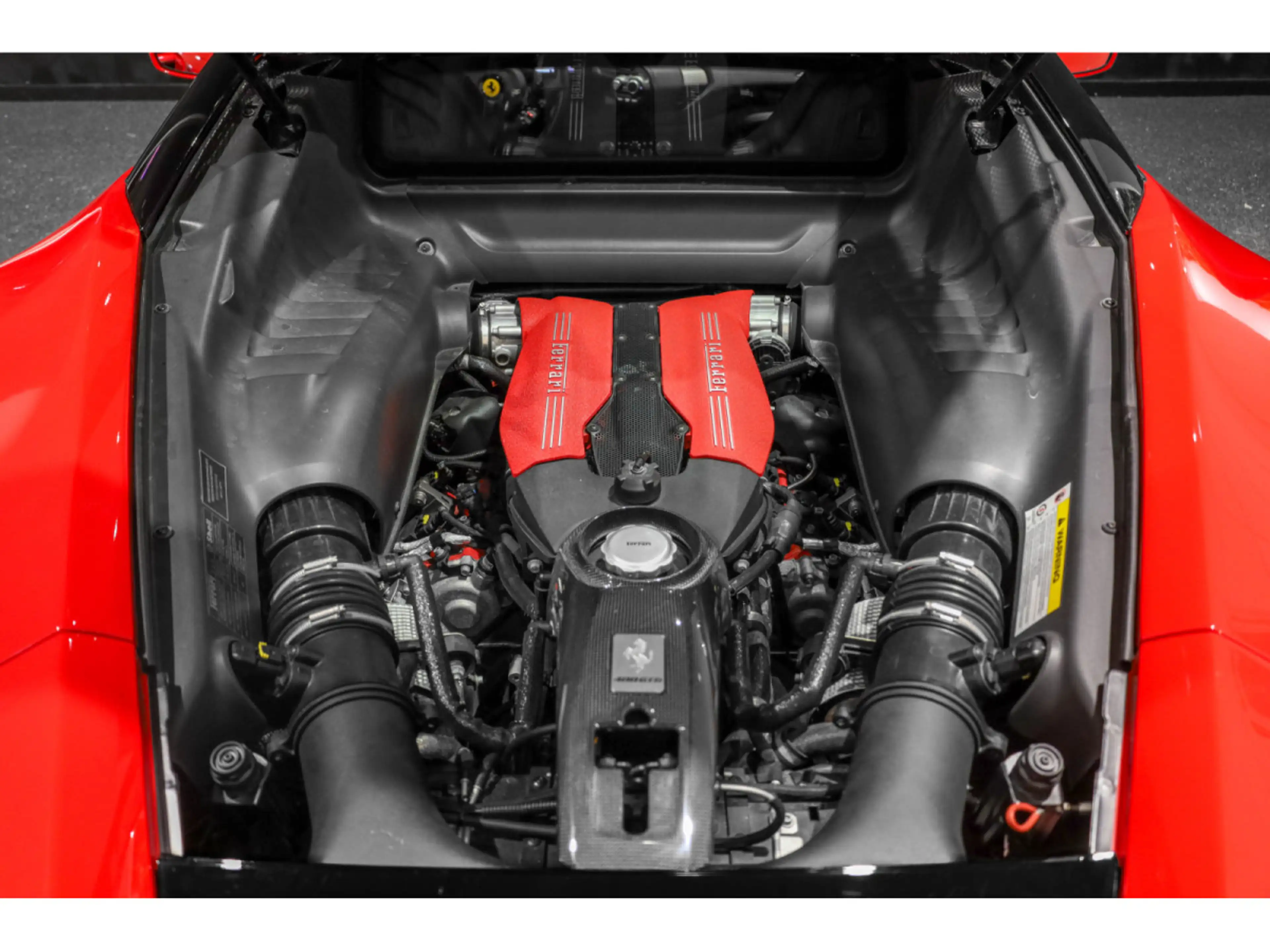 Ferrari 488 GTB 3.9 V8 - ROSSO CORSA — photo 15