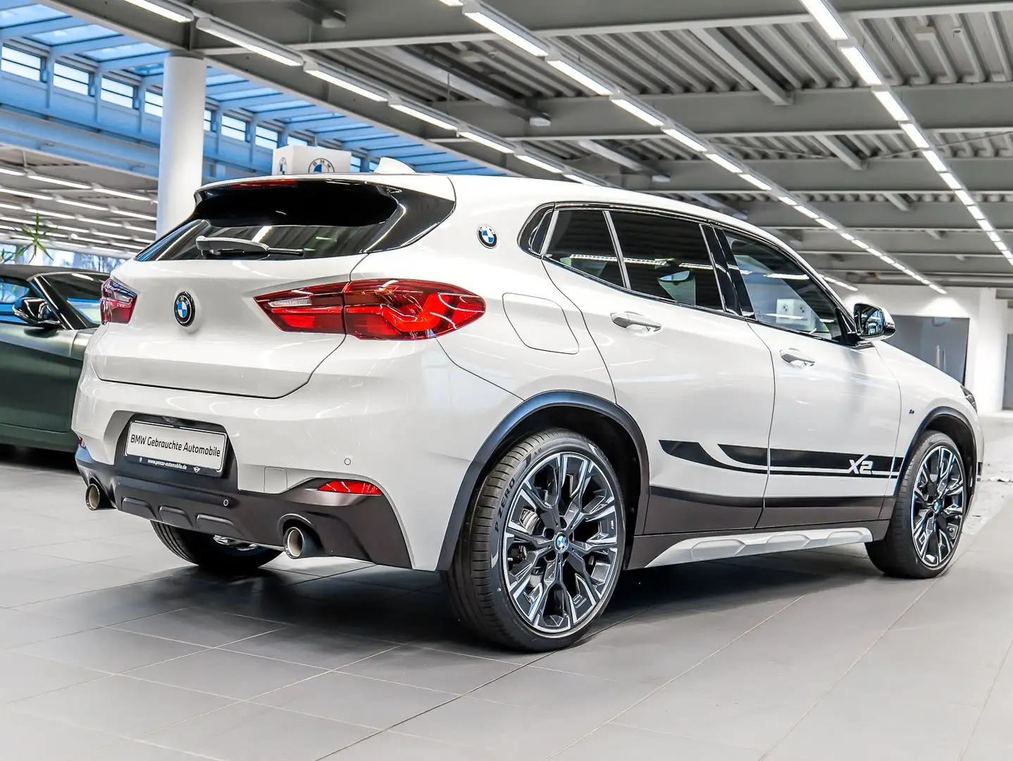 BMW X2 xDrive20i HUD ACC RFK NAVI LED Sound Syst. Weiß - 2