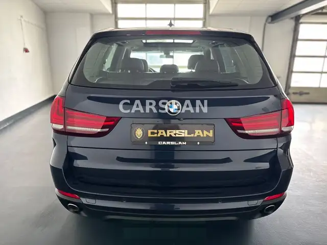 BMW X5 view 11