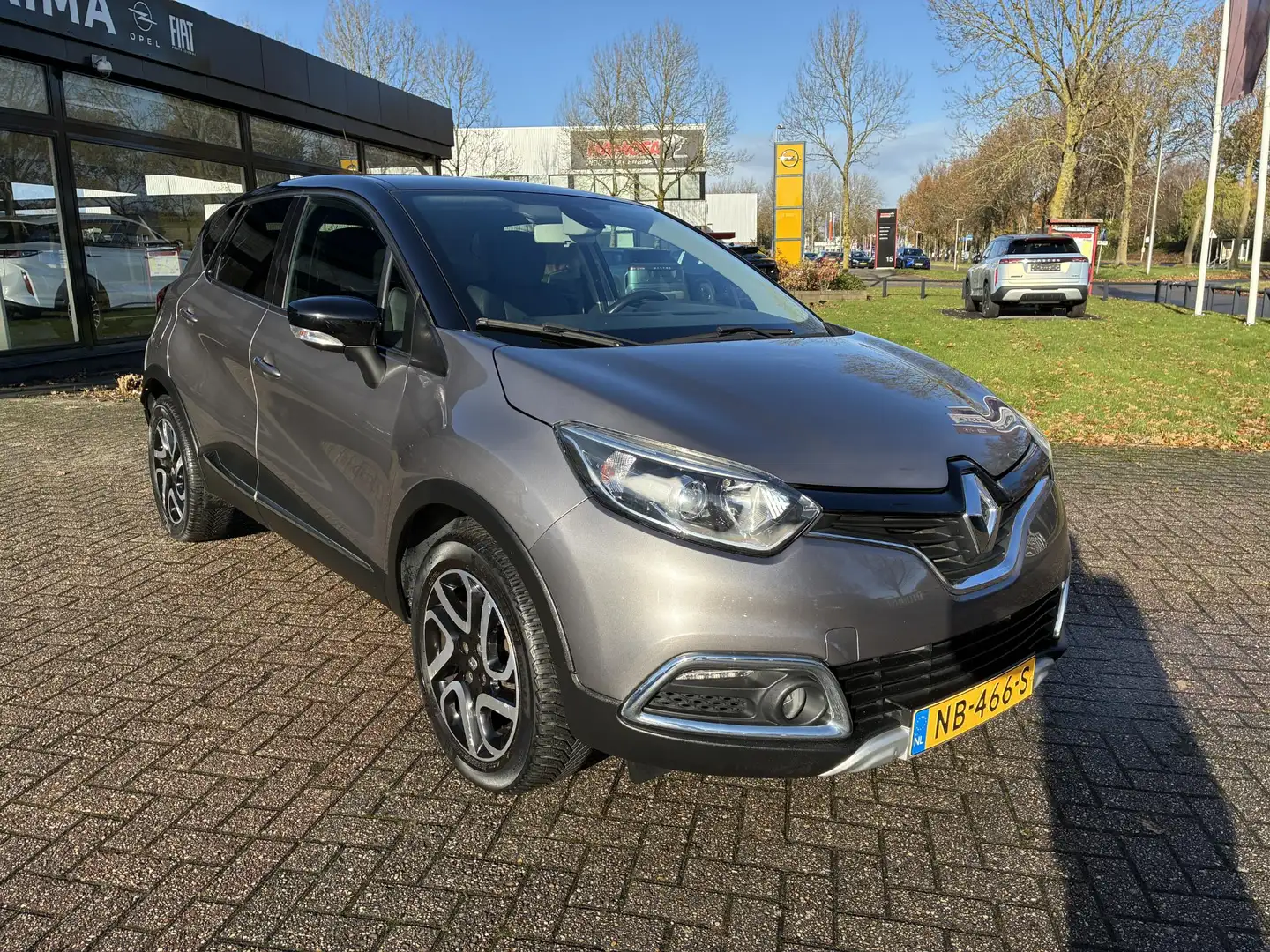 Renault Captur 0.9 TCe Xmod Climate control | Navigatie | Leder i Gris - 2