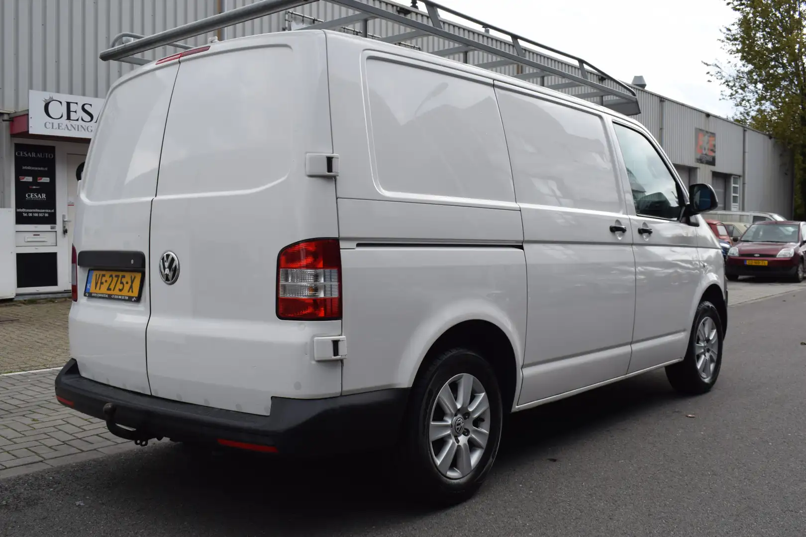 Volkswagen T5 Transporter 2.0 TDI L1H1 / 134 DKM / 141 PK Blanc - 2